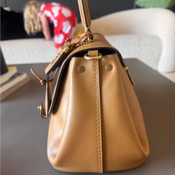 NEW NEVER USED Coach Honey Brown Slouchy Rogue - Picture 3 of 15